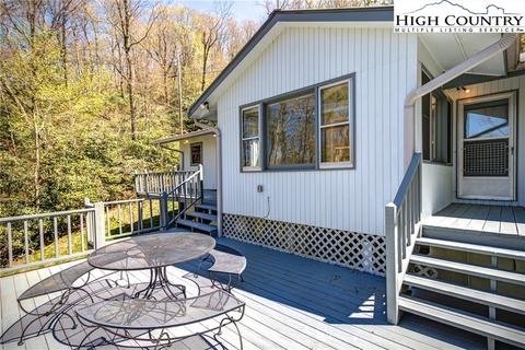 585 Tarleton Cir, Boone, NC 28607 photo 4