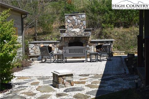 502 Hidden Mountain Ln, Crumpler, NC 28617 photo 7