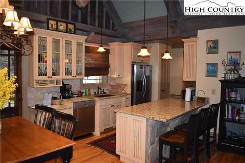 502 Hidden Mountain Ln, Crumpler, NC 28617 photo 13