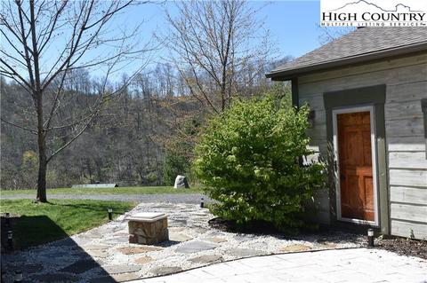 502 Hidden Mountain Ln, Crumpler, NC 28617 photo 11