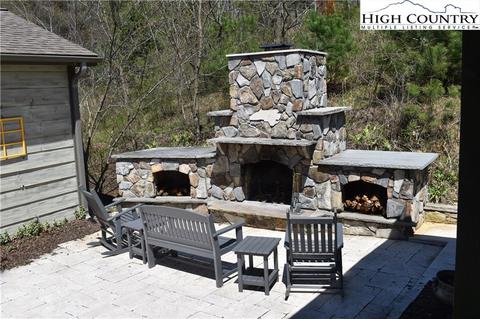 502 Hidden Mountain Ln, Crumpler, NC 28617 photo 9