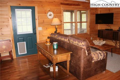 323 High Knolls Ln, Deep Gap, NC 28618 photo 4