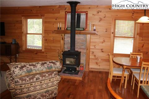 323 High Knolls Ln, Deep Gap, NC 28618 photo 6