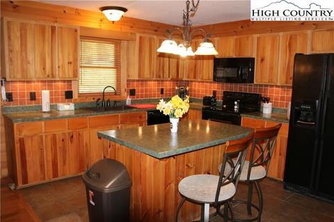 323 High Knolls Ln, Deep Gap, NC 28618 photo 8
