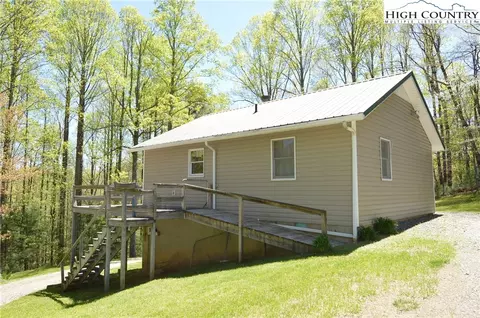 496 Folger Rd, Sparta, NC 28675 photo 8