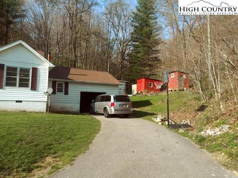 570 Jerd Branch Rd, Lansing, NC 28643 photo 2