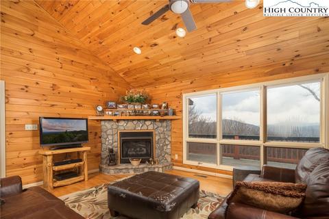 146 Four Diamond Dr, Seven Devils, NC 28604 photo 8