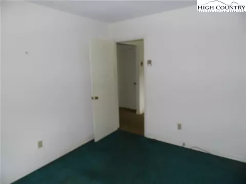 219 Cherry St, Sparta, NC 28675 photo 9