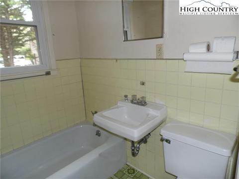 219 Cherry St, Sparta, NC 28675 photo 14
