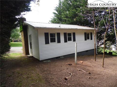219 Cherry St, Sparta, NC 28675 photo 17