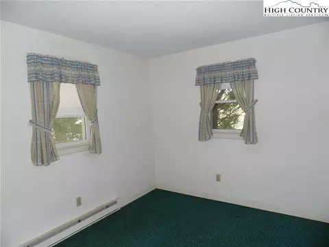 219 Cherry St, Sparta, NC 28675 photo 8