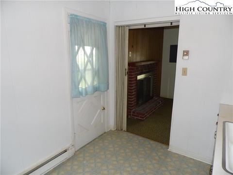 219 Cherry St, Sparta, NC 28675 photo 6