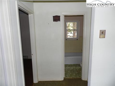 219 Cherry St, Sparta, NC 28675 photo 10