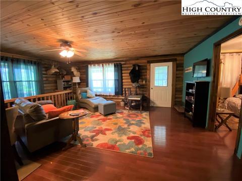189 Clover Cir, Sparta, NC 28675 photo 3