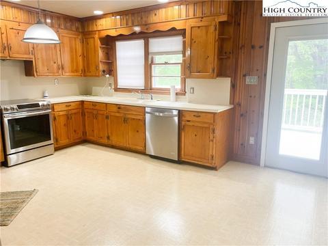 341 Collins Rd, Sparta, NC 28675 photo 6