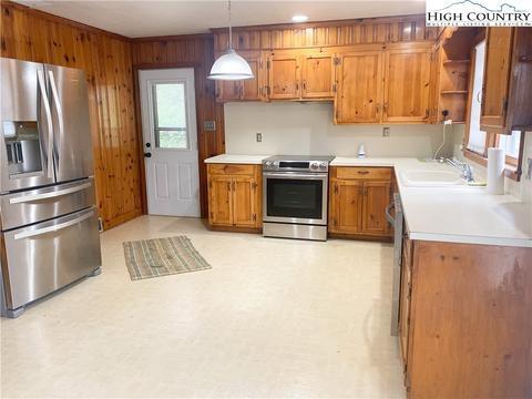 341 Collins Rd, Sparta, NC 28675 photo 5