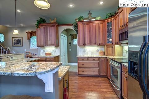 133 Swiss Ln, Seven Devils, NC 28604 photo 11