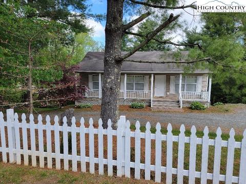 138 Front St, Sparta, NC 28675 photo 3