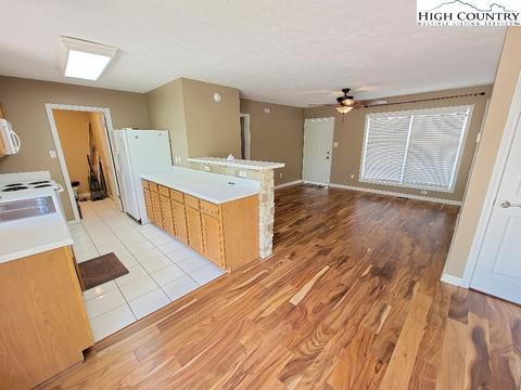 138 Front St, Sparta, NC 28675 photo 5