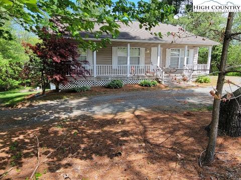 138 Front St, Sparta, NC 28675 photo 1