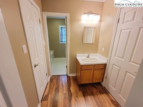 138 Front St, Sparta, NC 28675 photo 15