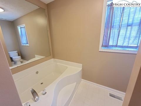 138 Front St, Sparta, NC 28675 photo 11