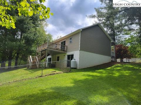 138 Front St, Sparta, NC 28675 photo 4
