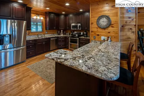 800 Alpine Dr, Seven Devils, NC 28604 photo 3
