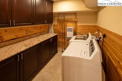 800 Alpine Dr, Seven Devils, NC 28604 photo 23