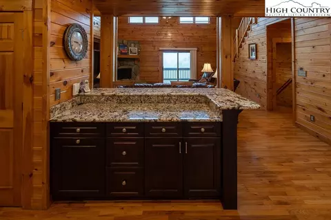 800 Alpine Dr, Seven Devils, NC 28604 photo 4