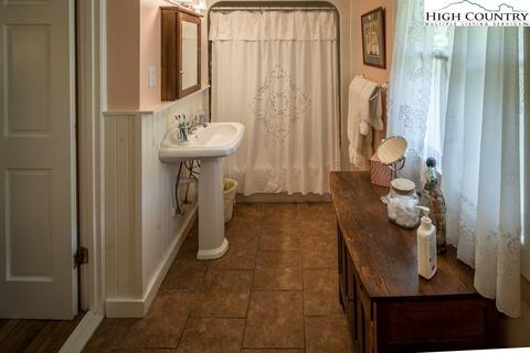 750 Burleson Rd, Plumtree, NC 28664 photo 23