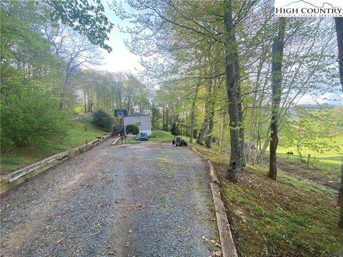 322 Mountain Farm Rd, Boone, NC 28607 photo 4