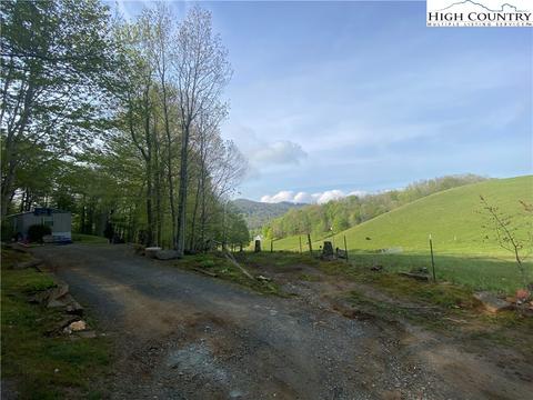 322 Mountain Farm Rd, Boone, NC 28607 photo 2
