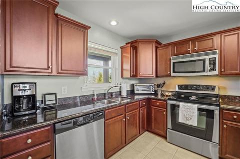 275 Four Diamond Dr, Seven Devils, NC 28604 photo 11
