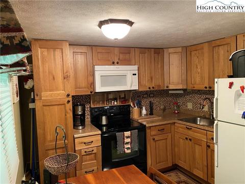 149 Slopeview Rd #E24, Sugar Mountain, NC 28604 photo 4