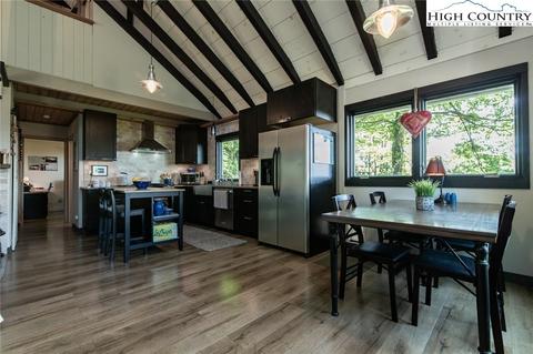 1013 Wildcat Rd, Deep Gap, NC 28618 photo 4
