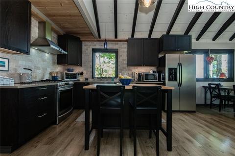 1013 Wildcat Rd, Deep Gap, NC 28618 photo 9