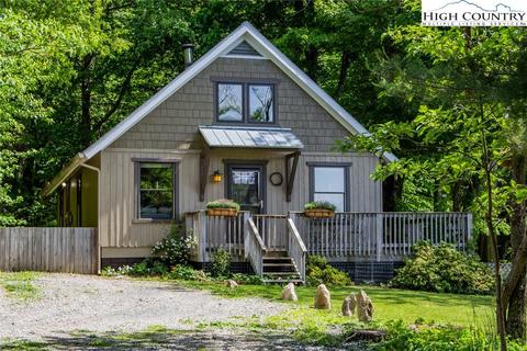 1013 Wildcat Rd, Deep Gap, NC 28618 photo 2