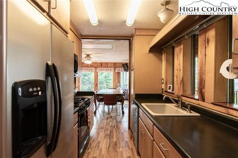 622 Eagle Nest Rd, Purlear, NC 28665 photo 11