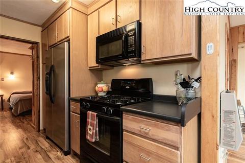 622 Eagle Nest Rd, Purlear, NC 28665 photo 9