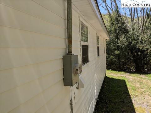 1054 Roundabout Rd, Creston, NC 28615 photo 11