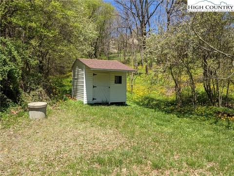 1054 Roundabout Rd, Creston, NC 28615 photo 10