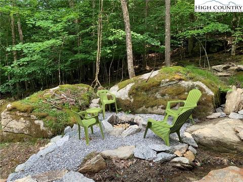 222 Lake Rd, Beech Mountain, NC 28604 photo 1