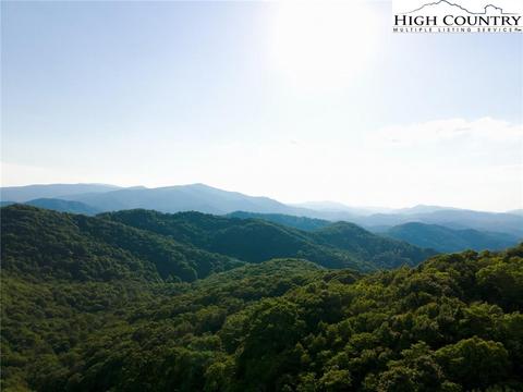7011 Summit Forest Way, Banner Elk, NC 28604