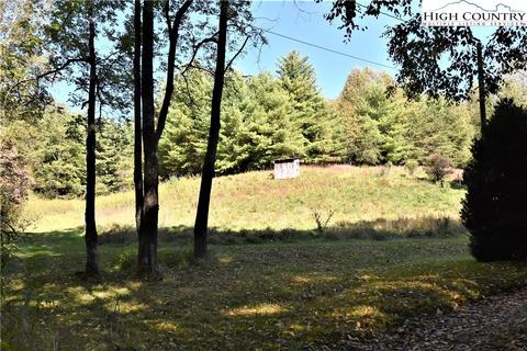 242 Moore Rd, Lansing, NC 28643 photo 4