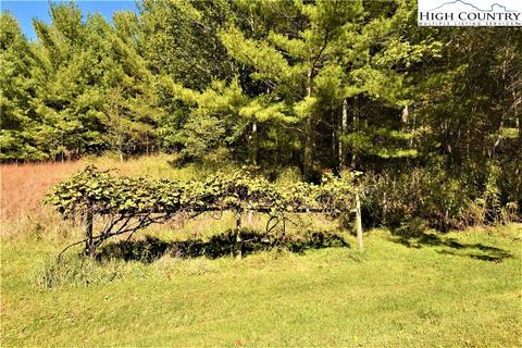 242 Moore Rd, Lansing, NC 28643 photo 16