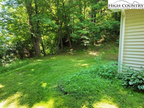 208 North Hampton Road, Boone, NC 28607 photo 3