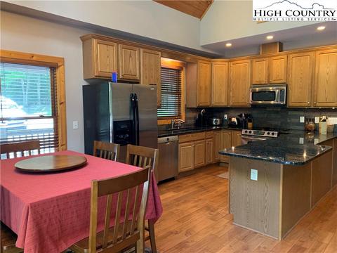 108 Overbrook Knl, Beech Mountain, NC 28604 photo 9