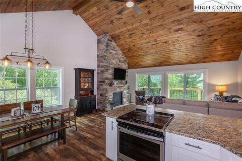 221 Oak Rd, Beech Mountain, NC 28604 photo 4