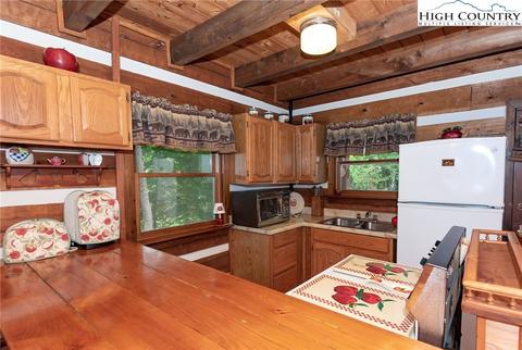 679 Ray Davis Rd, Lansing, NC 28643 photo 12